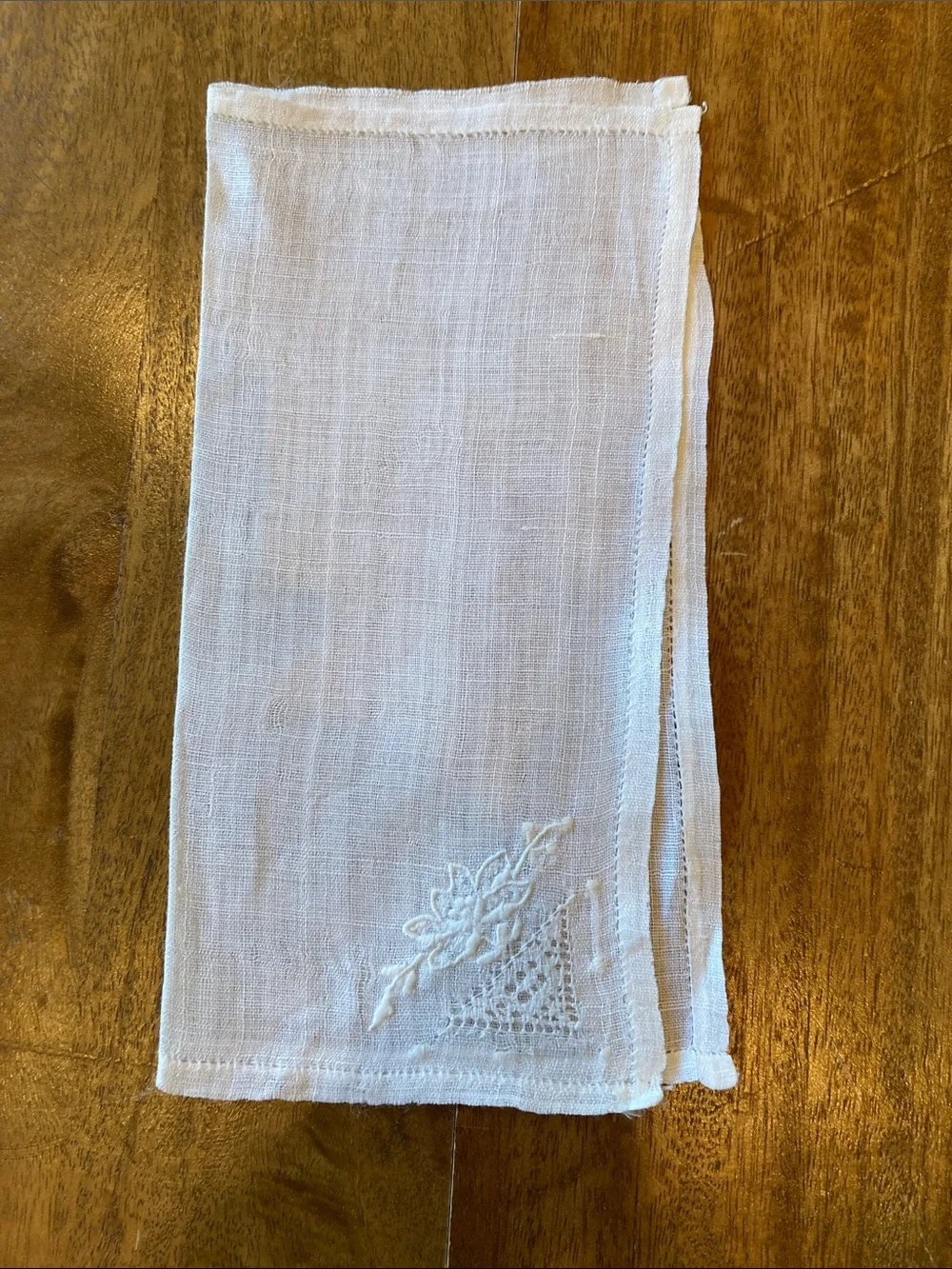 White Embroidered Square Linen Tablecloth Matching Napkin Set‎ Classic Home
